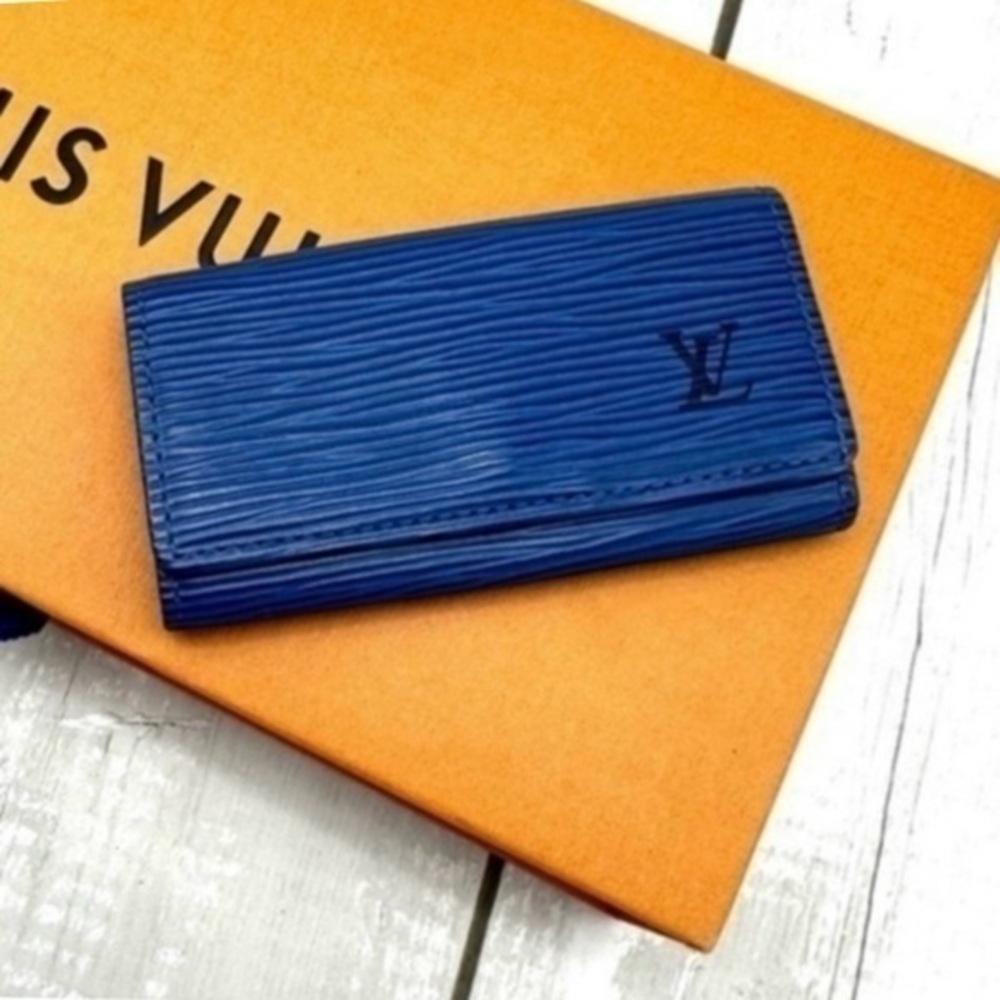 AUTHENTIC Louis Vuitton Epi leather 4 Ring Key Case